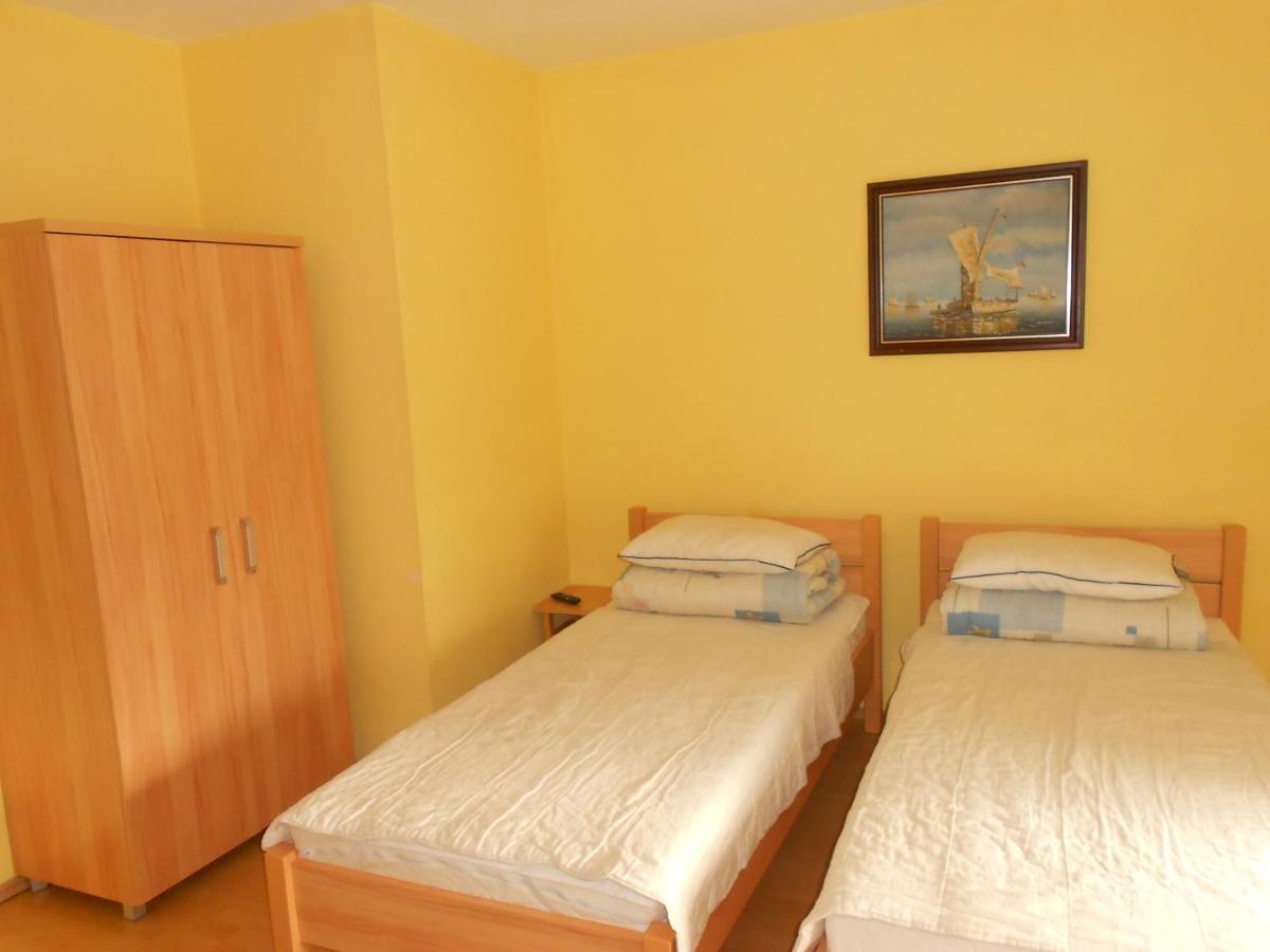 Hostel "Na Bocianowie" Bydgoszcz Esterno foto